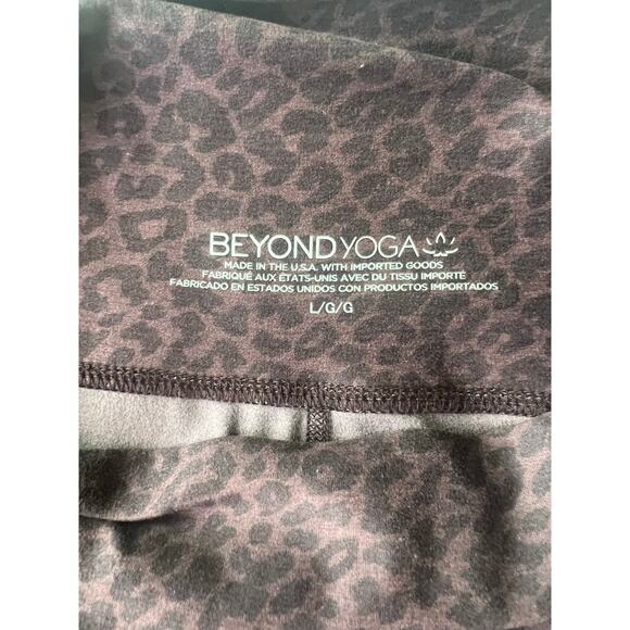Beyond Yoga SoftMark Leopard Print High-Waisted Midi Leggings Large - Picture 3 of 12